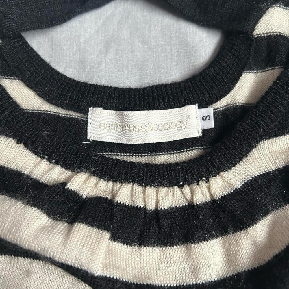 Japanese brand striped black & white wool blend sweater - Picture 5 of 6